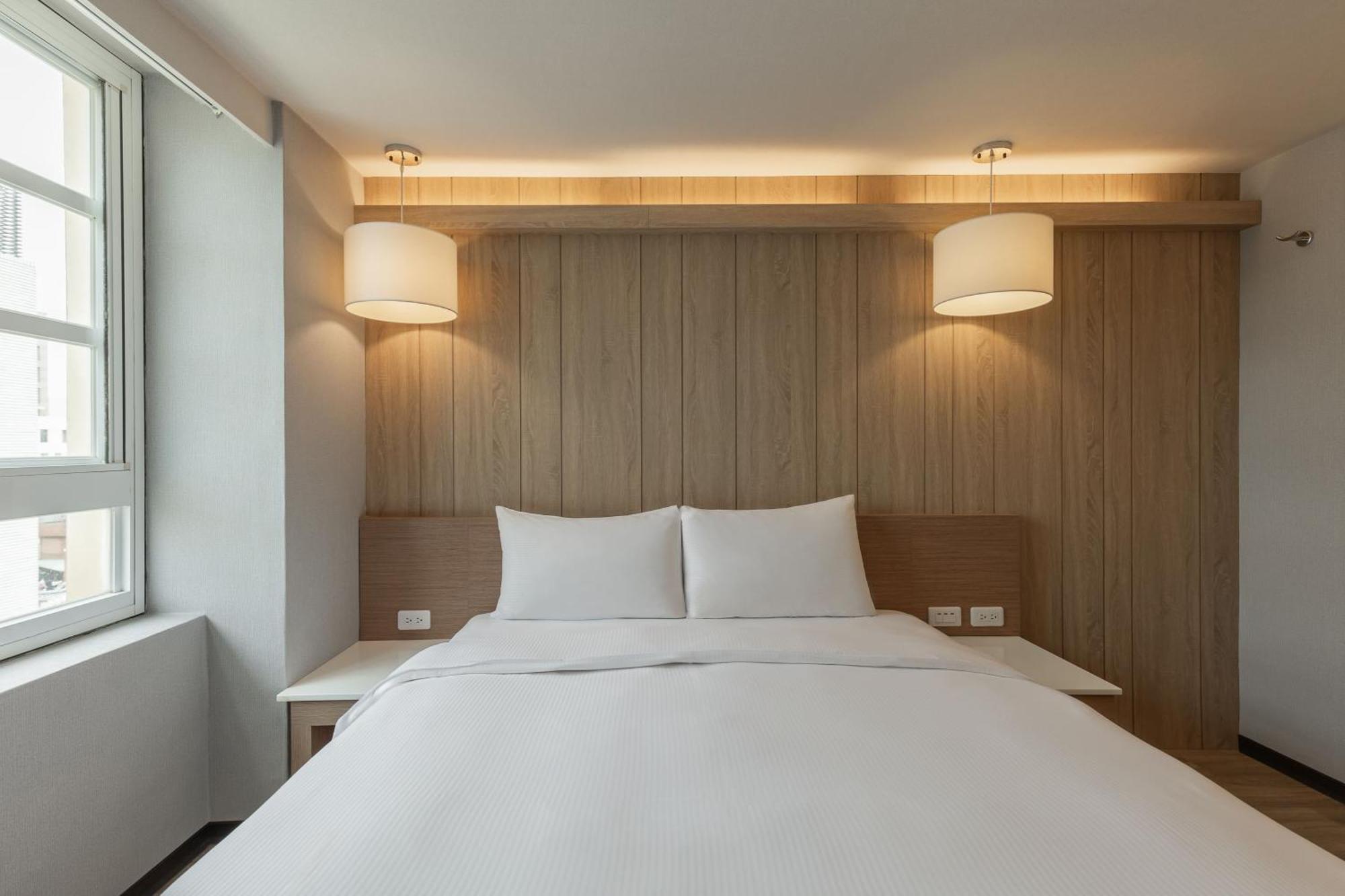 Kindness Hotel - Tainan Chihkan Tower Kamer foto