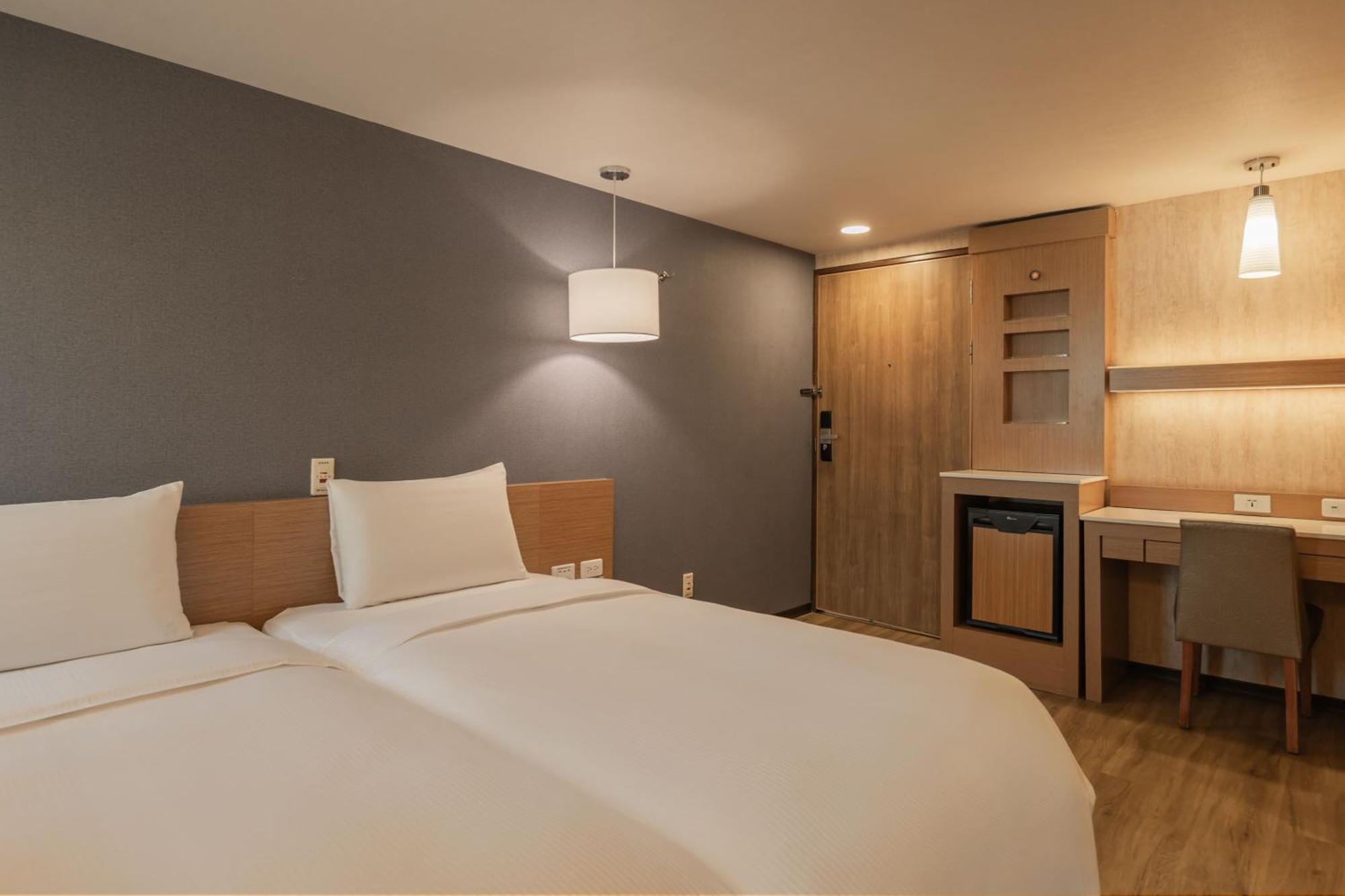 Kindness Hotel - Tainan Chihkan Tower Kamer foto