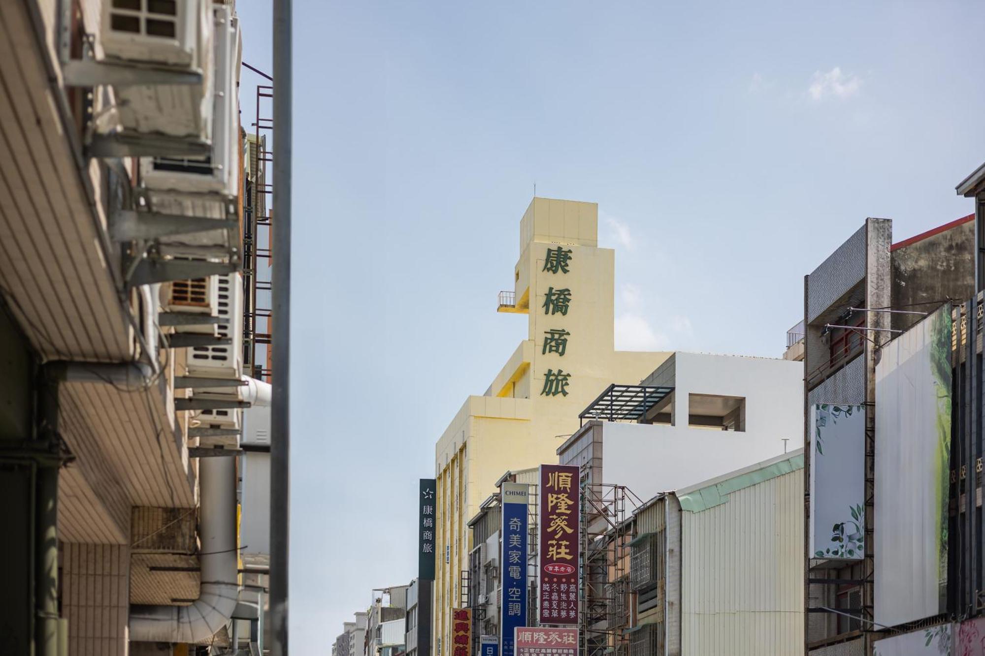 Kindness Hotel - Tainan Chihkan Tower Buitenkant foto