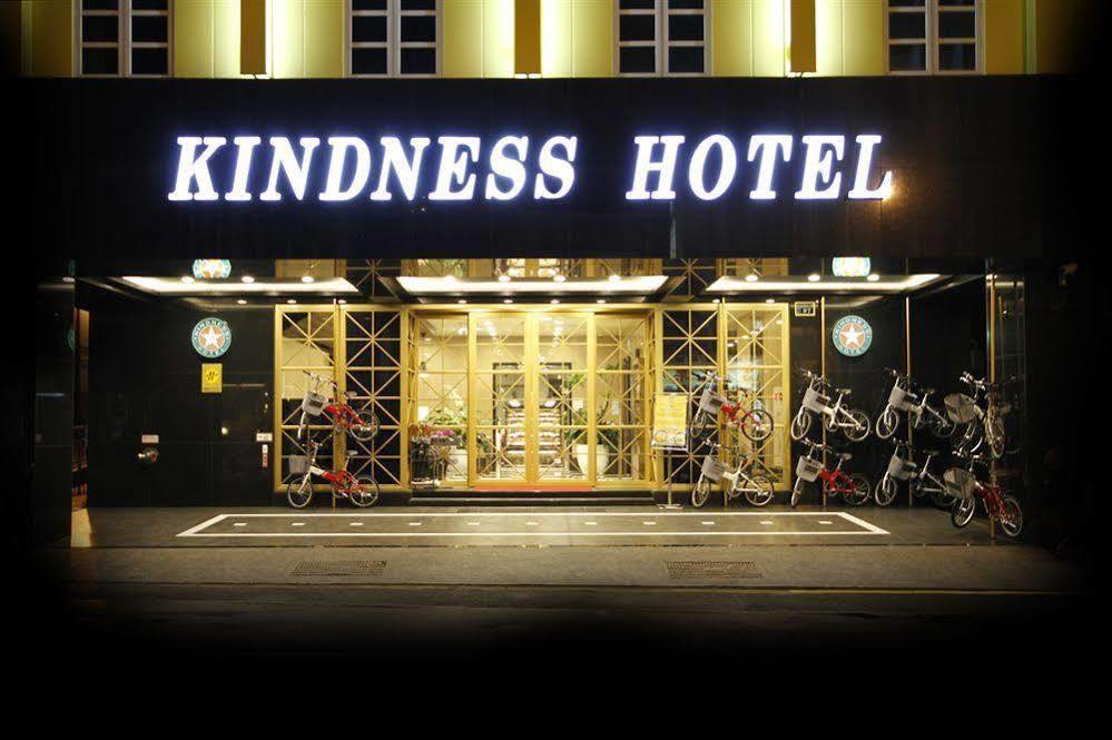 Kindness Hotel - Tainan Chihkan Tower Buitenkant foto